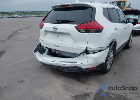 2017 Nissan Rogue Sv z USA, uszkodzony, nr VIN KNMAT2MV4HP595130